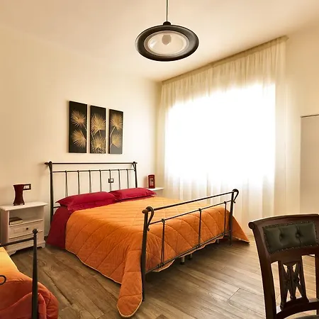 לינה וארוחת בוקר Casa Rossella *